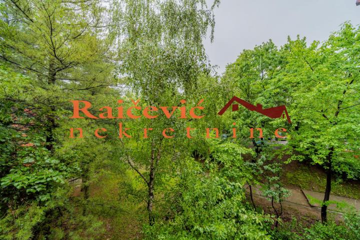 RAKOVICA LABUDOVO BRDO 70m2 , 2L , 135000e