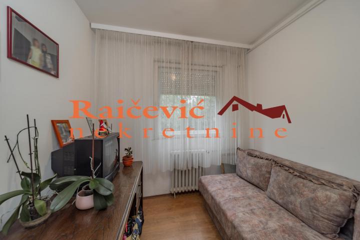 RAKOVICA LABUDOVO BRDO 70m2 , 2L , 135000e