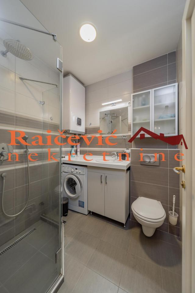 STARI GRAD CENTAR 62m2 , T , 315000e