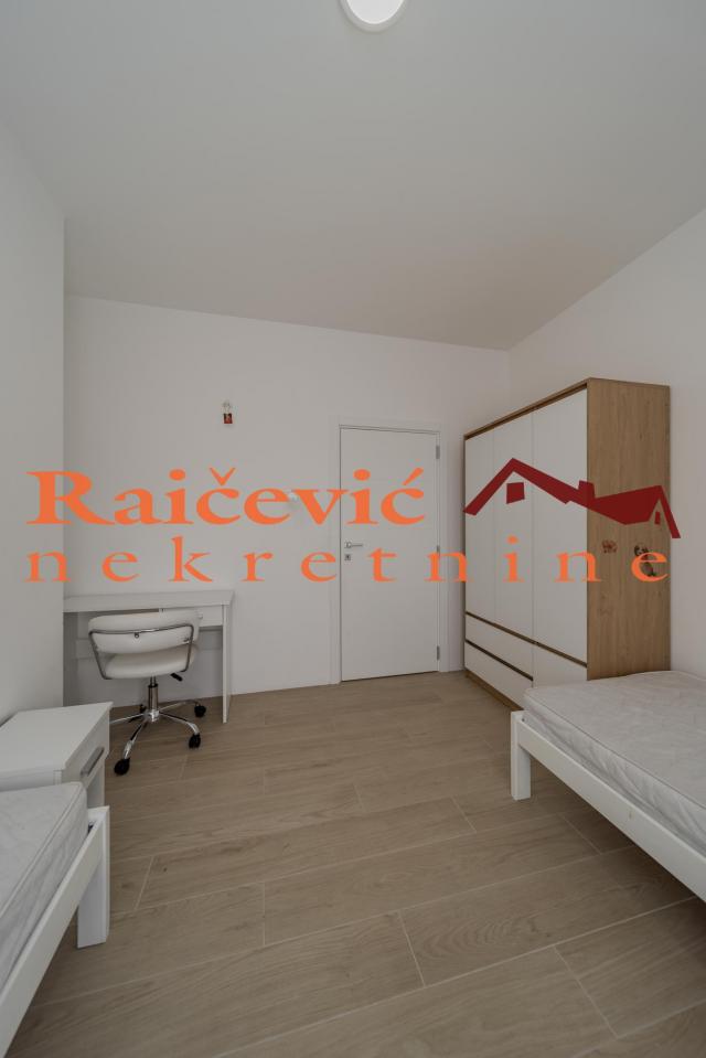 SAVSKI VENAC DEDINJE 145m2 , 2T , 550000e