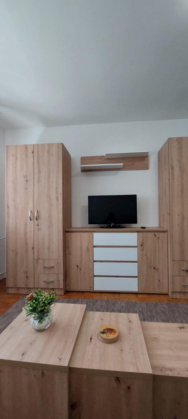 NOVI SAD - SAJAM - 34. 00 m2