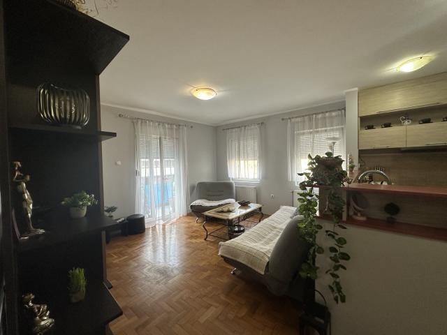 NOVI SAD - CENTAR - 54. 00 m2