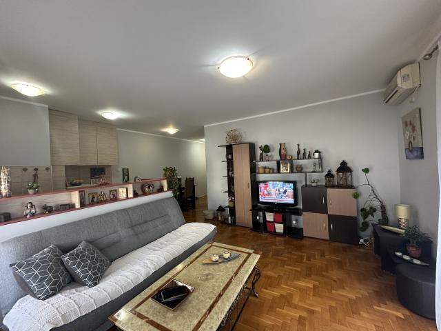 NOVI SAD - CENTAR - 54. 00 m2