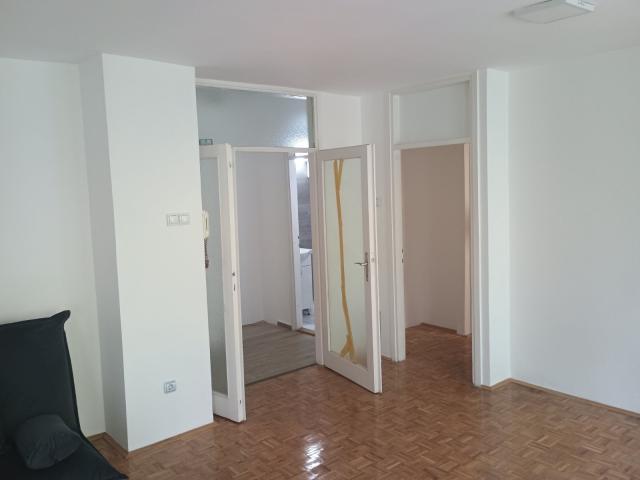 NOVI SAD - BULEVAR - 74. 00 m2