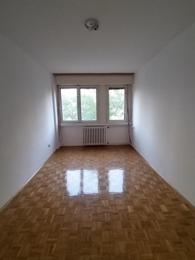 NOVI SAD - BULEVAR - 74. 00 m2