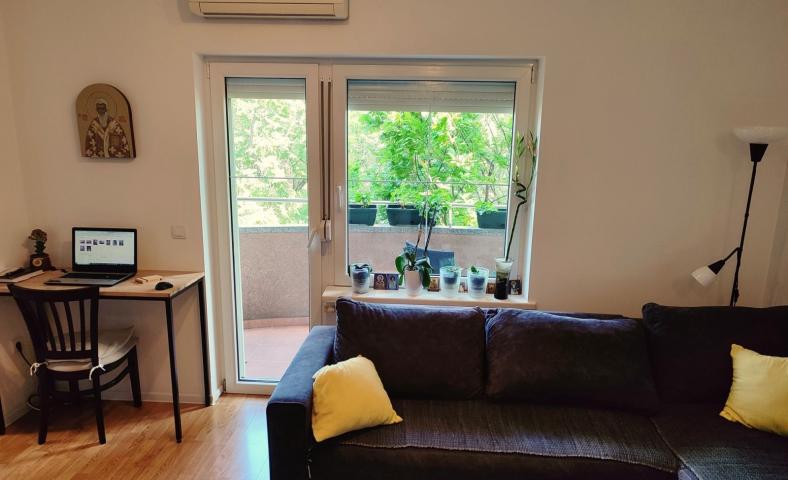 NOVI SAD - SAJAM - 54. 00 m2