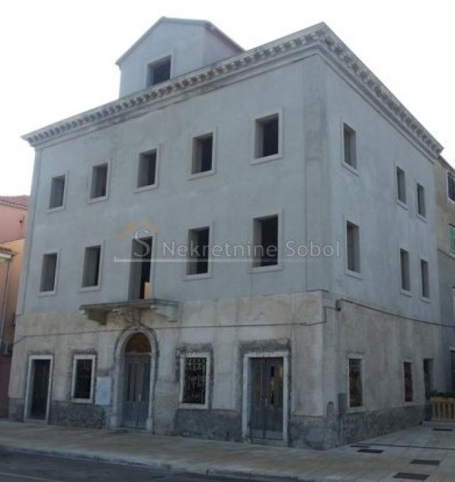 Mali Lošinj - Stambeno-poslovni objekt, 496 M2