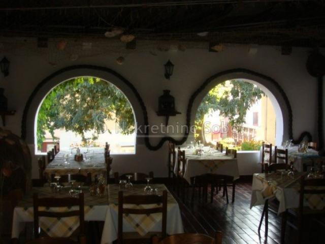 Mali Lošinj - Restoran, 385 M2