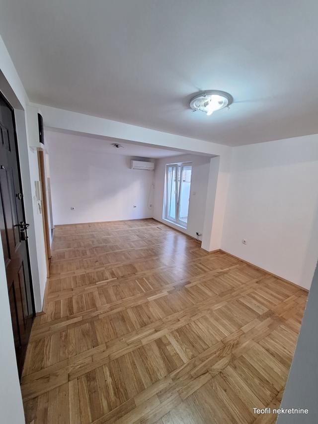 VOZDOVAC ŠUMICE 52m2 , (55) , 89900e