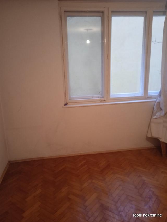 ZEMUN BATAJNICA 58m2 , (T) , 75000e