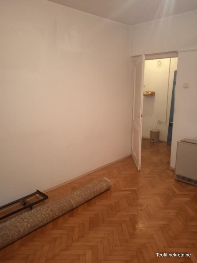 ZEMUN BATAJNICA 58m2 , (T) , 75000e