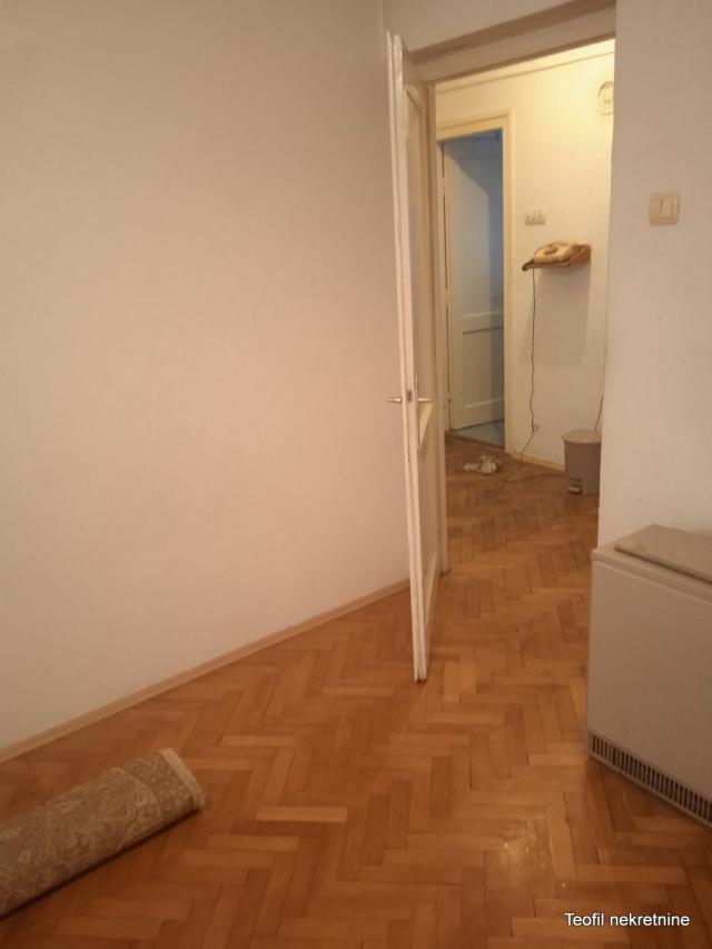 ZEMUN BATAJNICA 58m2 , (T) , 75000e