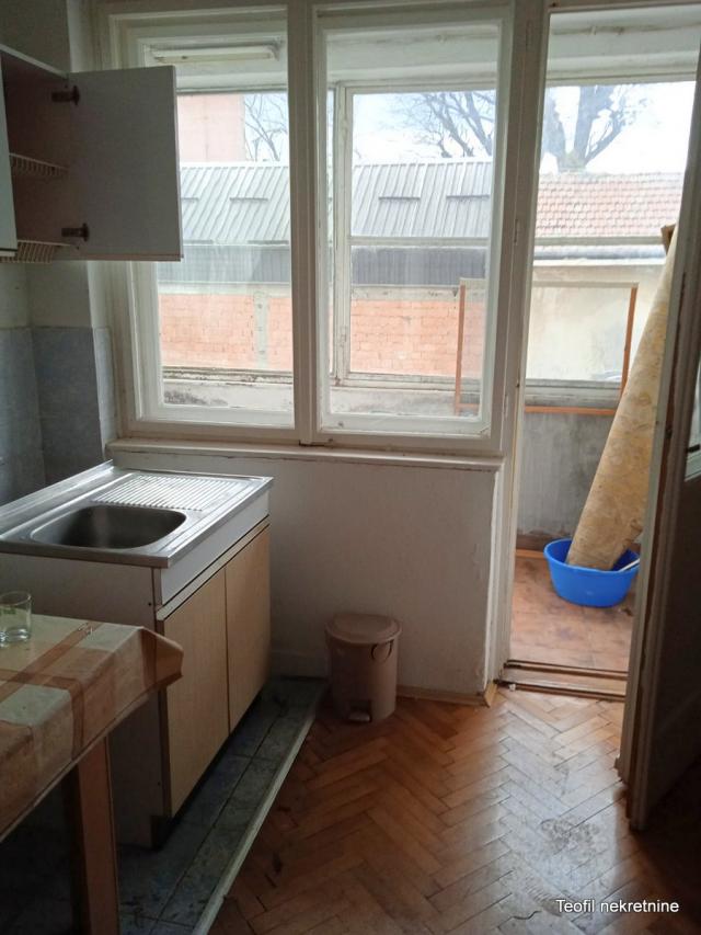 ZEMUN BATAJNICA 58m2 , (T) , 75000e