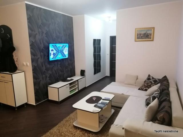 VOZDOVAC LEKINO BRDO 92m2 , (L) , 300000e