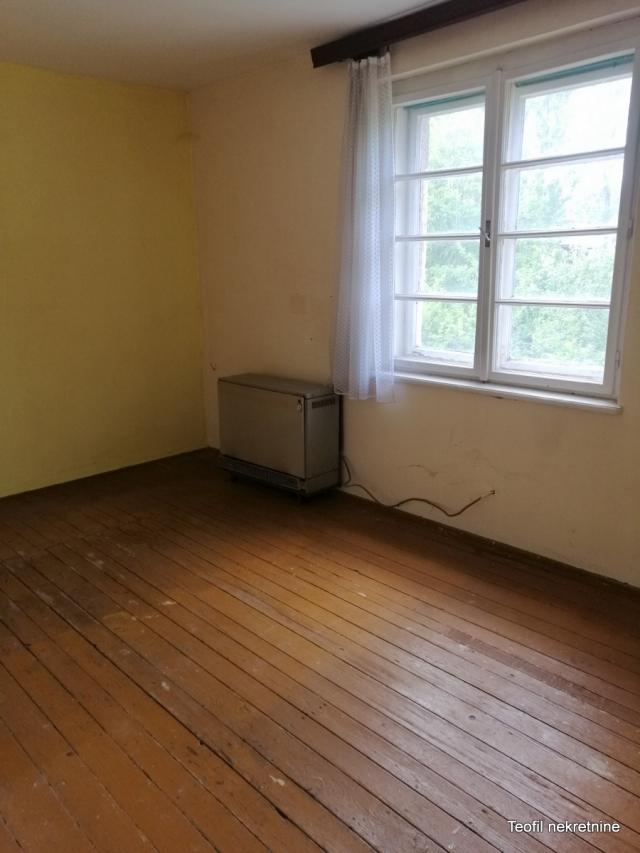 ZEMUN BATAJNICA 54m2 , (T) , 60000e