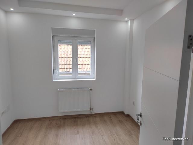 ZEMUN BATAJNICA 76m2 , (T) , 129200e