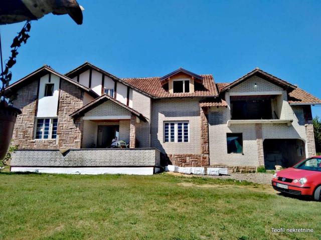 LAZAREVAC LJIG 479m2 , 115000e