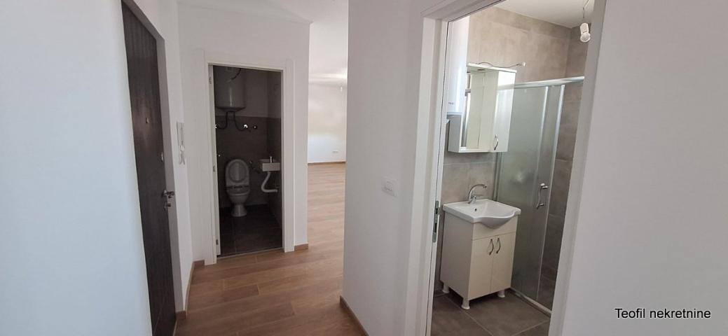 ZEMUN ZEMUN 67m2 , (T) , 166000e