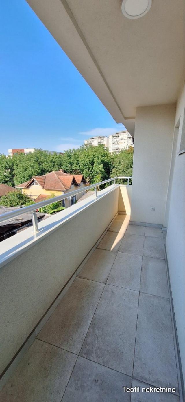 ZEMUN ZEMUN 67m2 , (T) , 166000e