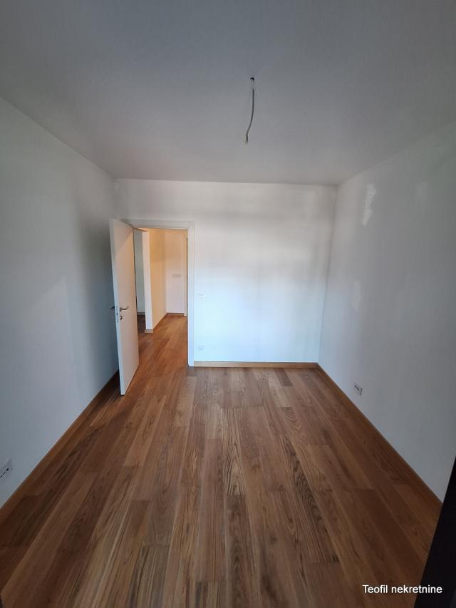 NOVI BEOGRAD TOŠIN BUNAR 70m2 , (T) , 251640e