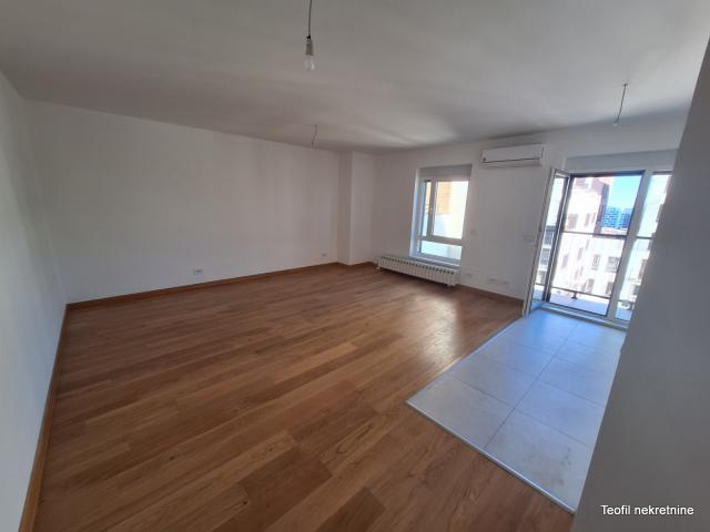 NOVI BEOGRAD TOŠIN BUNAR 84m2 , (2T) , 302400e