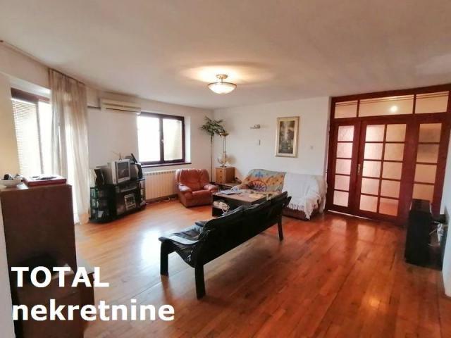 4 Četvorosoban stan NOVI SAD, 163150€