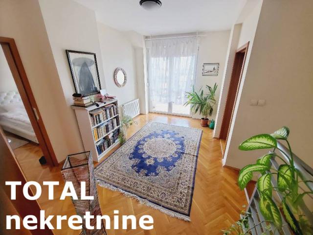 4 Četvorosoban stan NOVI SAD, 251500€