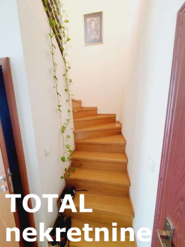 4 Četvorosoban stan NOVI SAD, 251500€