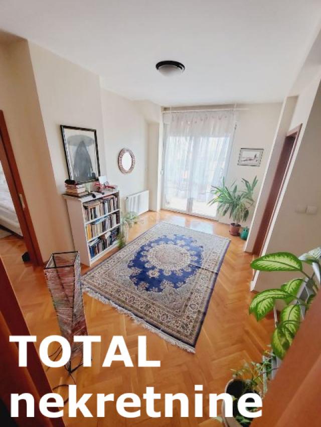 4 Četvorosoban stan NOVI SAD, 251500€