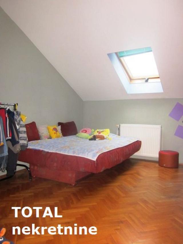 4 Četvorosoban stan NOVI SAD, 123600€