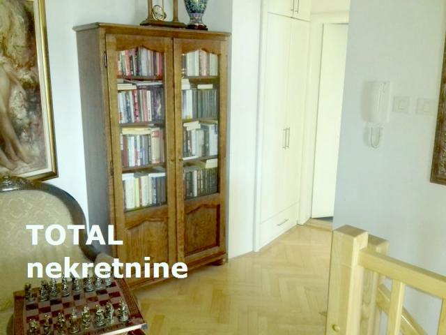 4 Četvorosoban stan NOVI SAD, 228660€