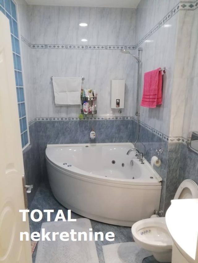 4 Četvorosoban stan NOVI SAD, 367090€