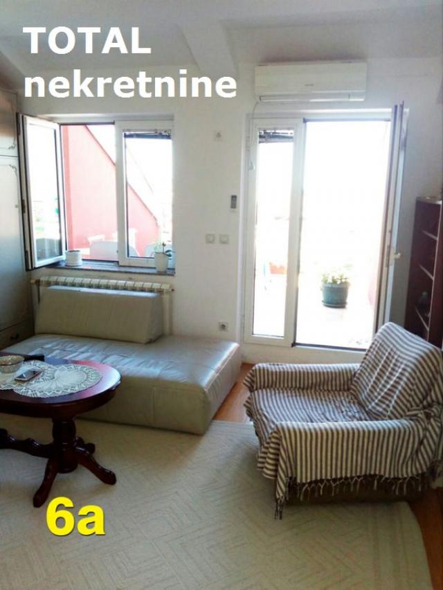 4 Četvorosoban stan NOVI SAD, 185400€