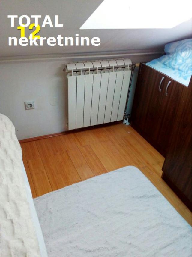 4 Četvorosoban stan NOVI SAD, 185400€