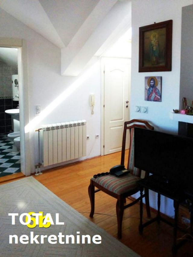 4 Četvorosoban stan NOVI SAD, 185400€