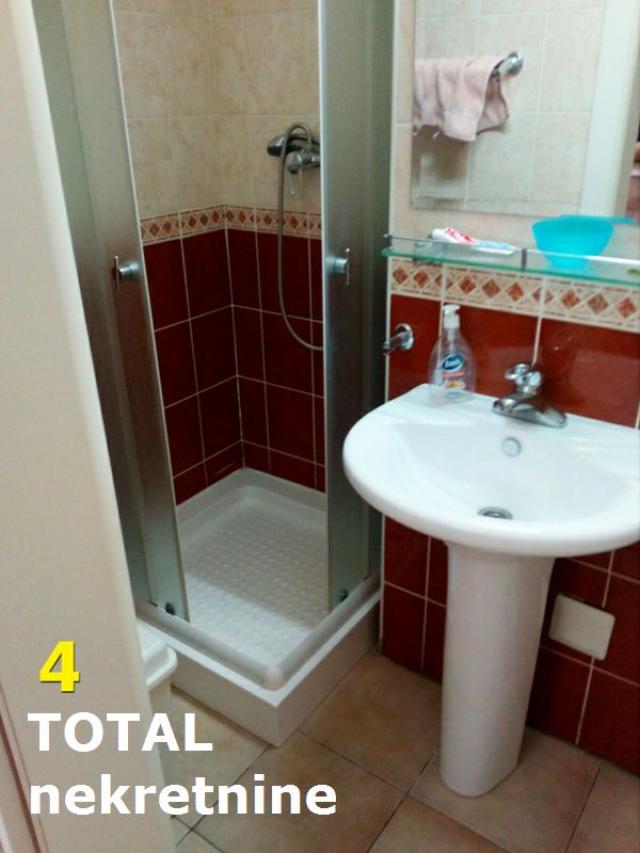 4 Četvorosoban stan NOVI SAD, 185400€