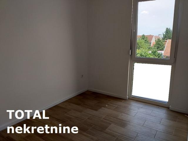 4 Četvorosoban stan NOVI SAD, 224330€