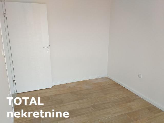 4 Četvorosoban stan NOVI SAD, 224330€