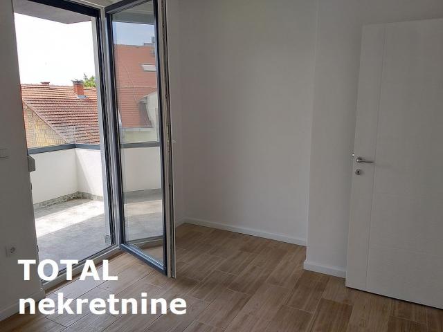 4 Četvorosoban stan NOVI SAD, 224330€