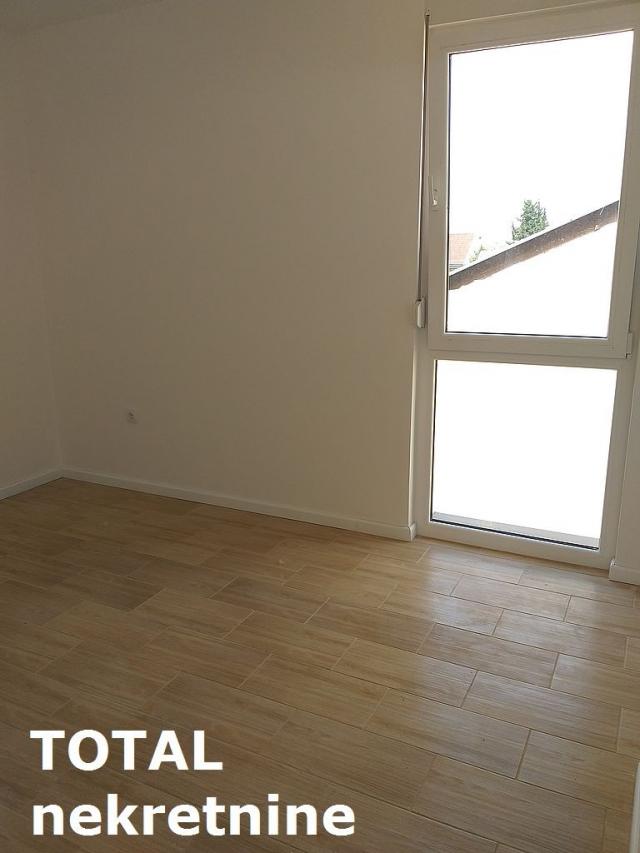 4 Četvorosoban stan NOVI SAD, 224330€