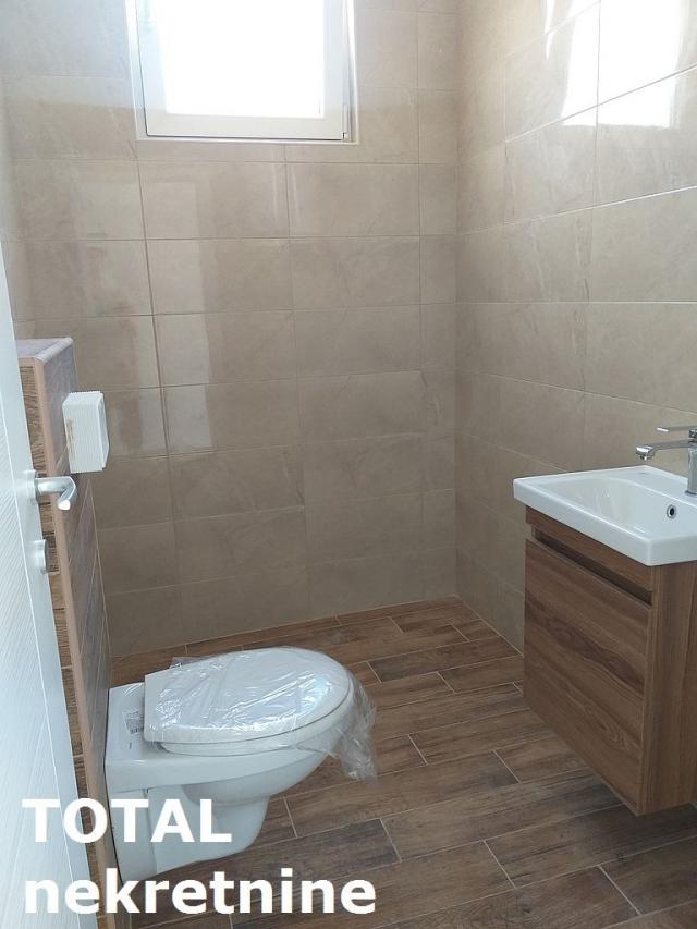 4 Četvorosoban stan NOVI SAD, 224330€