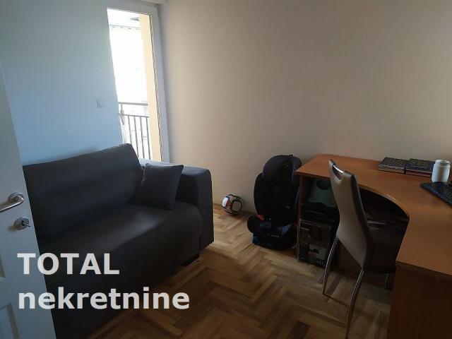 4 Četvorosoban stan NOVI SAD, 108150€