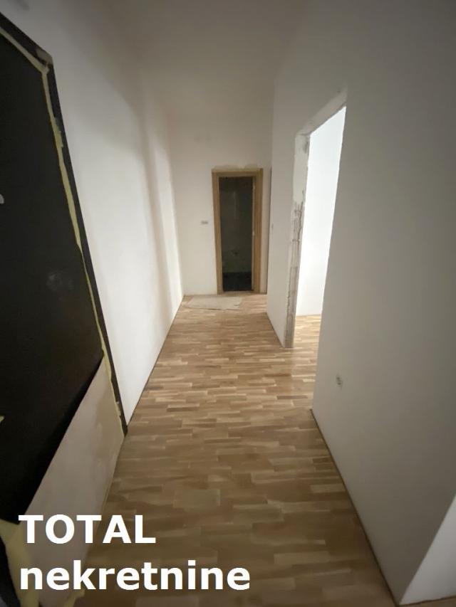 2. 5 Dvoiposoban stan NOVI SAD, 185400€