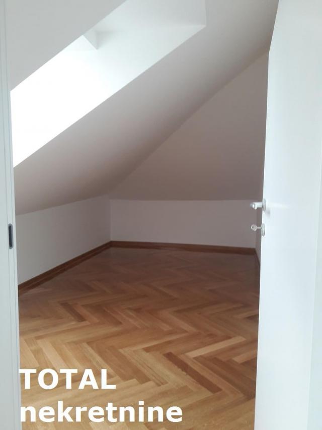 4. 5 Četvoroiposoban stan NOVI SAD, 389340€