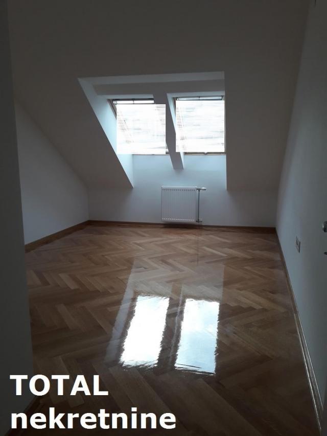 4. 5 Četvoroiposoban stan NOVI SAD, 389340€