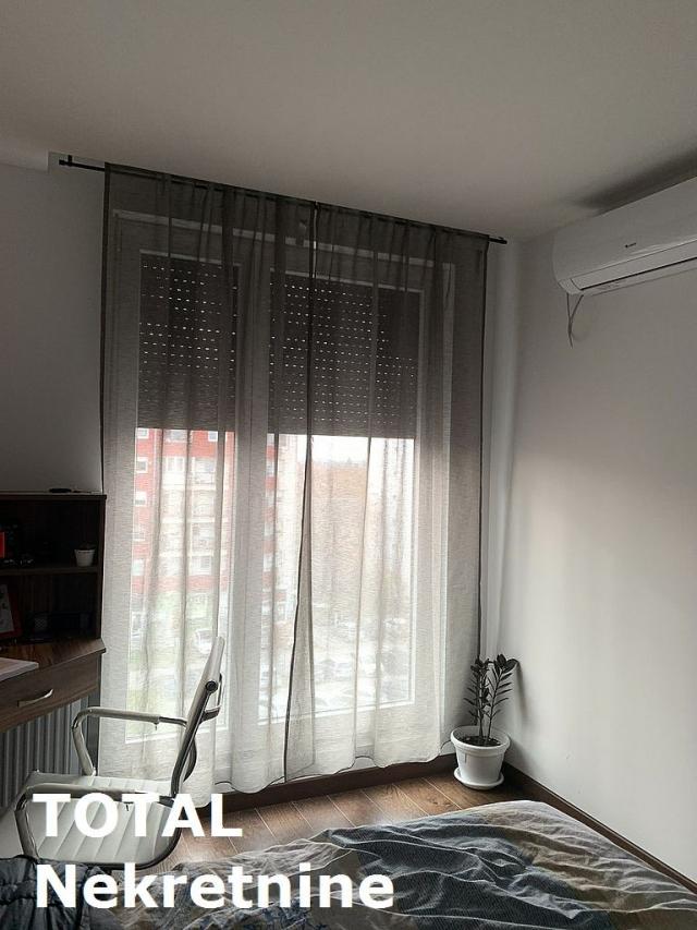 4 Četvorosoban stan NOVI SAD, 360500€