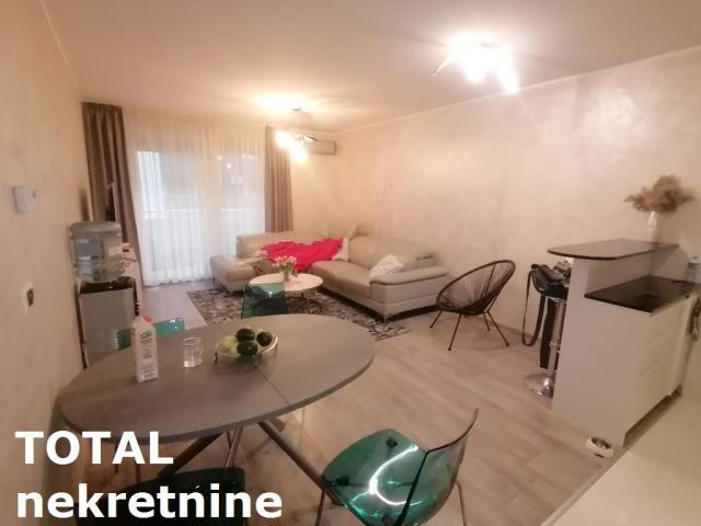 4 Četvorosoban stan NOVI SAD, 242050€