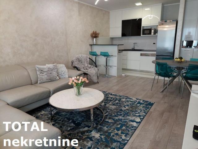 4 Četvorosoban stan NOVI SAD, 242050€