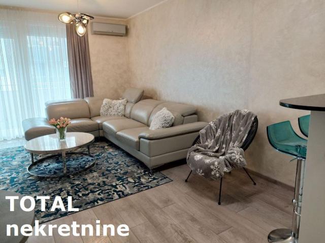 4 Četvorosoban stan NOVI SAD, 242050€