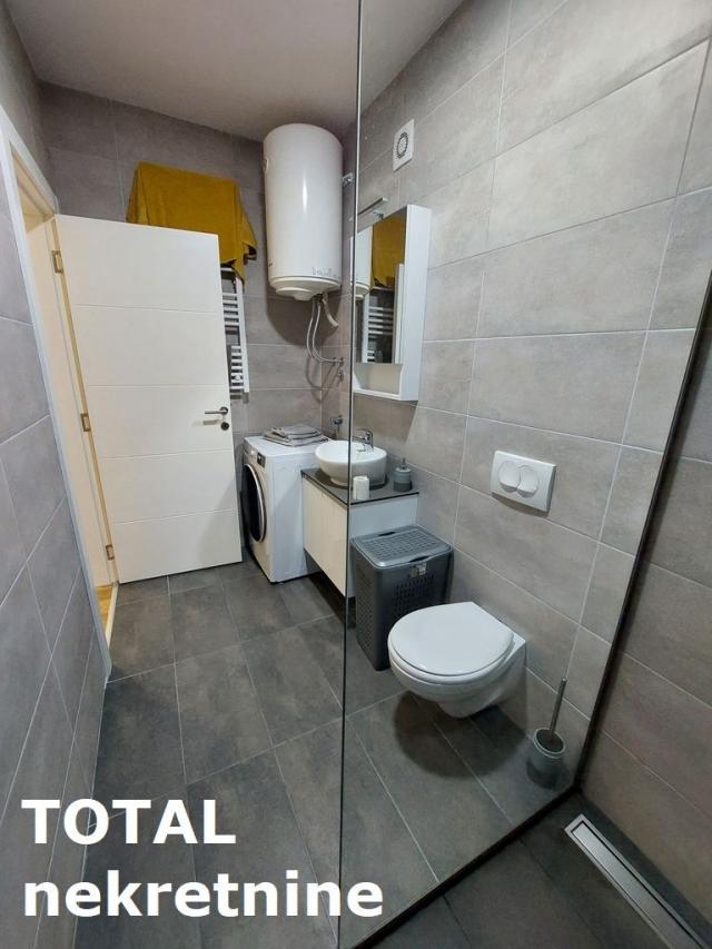 4 Četvorosoban stan NOVI SAD, 247200€